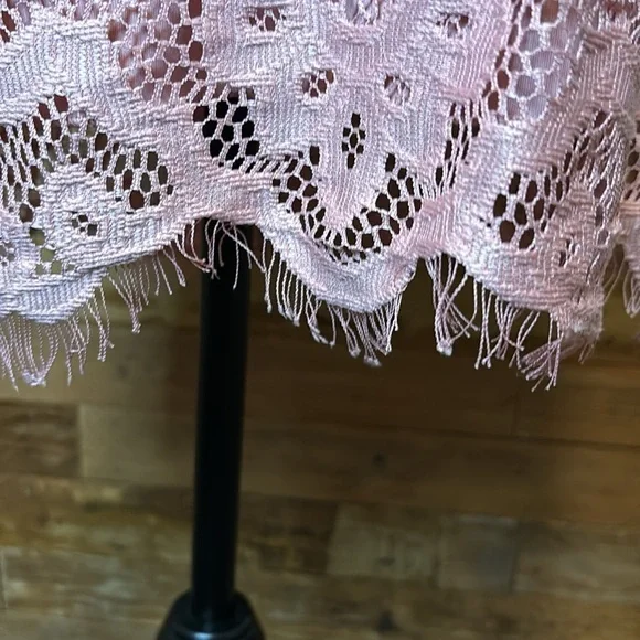 Adorable net print light pink dress sleeveless - Picture 2 of 6